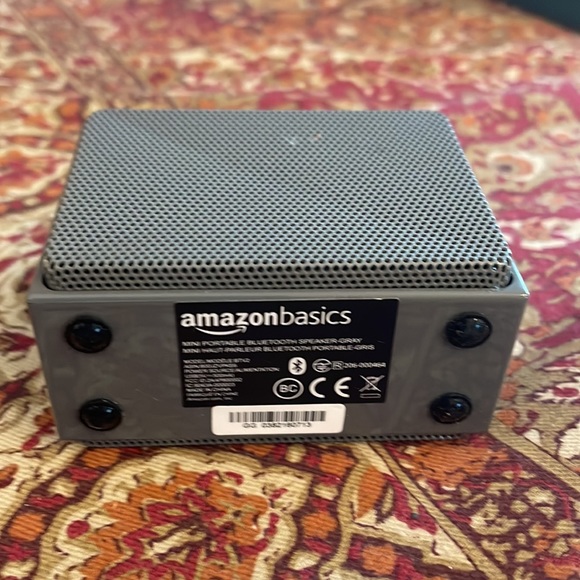 Lightly used Working Mini Bluetooth Speaker - Picture 3 of 3